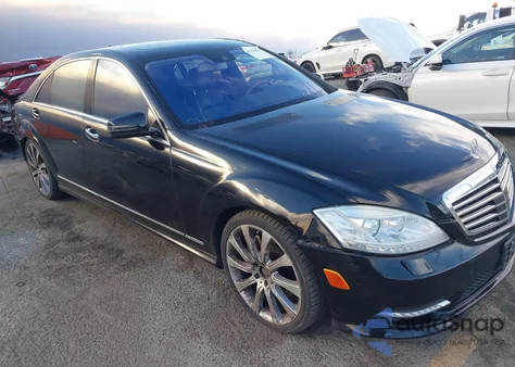 2013 Mercedes-Benz S 550 из США, поврежденный, VIN WDDNG7DB9DA523951